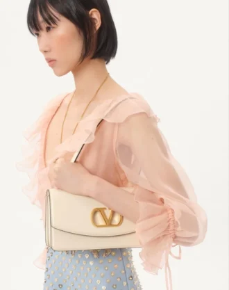 Besticktes kurzes Kleid aus Crêpe Couture