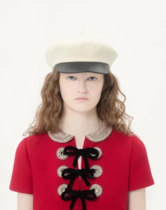 Besticktes kurzes Kleid aus Crêpe Couture