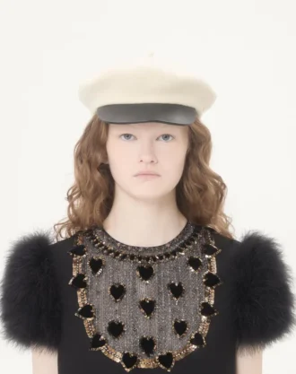 Besticktes kurzes Kleid aus Crêpe Couture