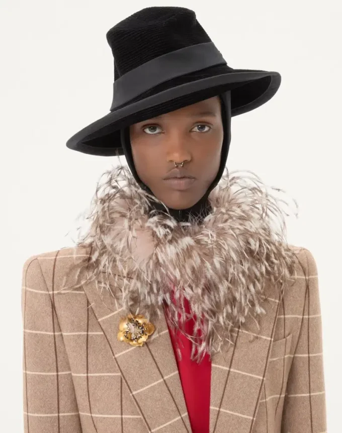 Fleur Lumineuse Brosche aus Metall und Stoff