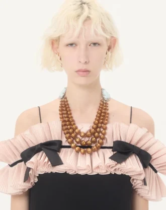 Halskette „Coeur Hyperbole” aus Metall, Harz und Kristallen