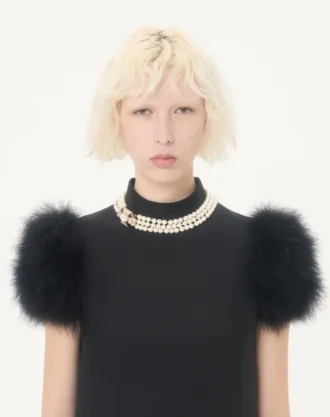 Kurzes Crepe Couture-Kleid mit Federn