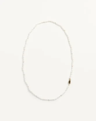 Ovale Halskette aus Metall, Perlen und Emaille