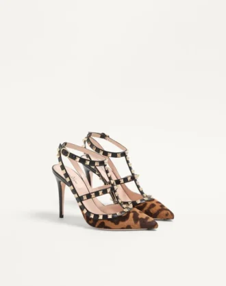 Rockstud Pumps mit Riemchen aus Kalbsleder in Pony-Optik 100 mm