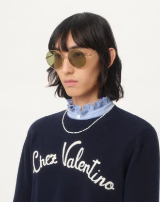 Runder, übergroßer Metallrahmen