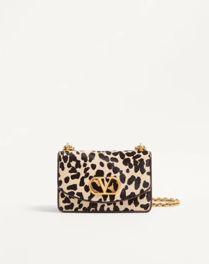 Valentino Garavani Vain Kleine Umhängetasche aus Kalbsleder mit Pony-Effekt und Animalier-Print