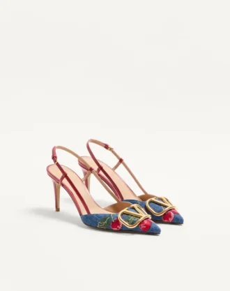 vlogo signature slingback pumps aus denim mit cherryfic stickerei 80 mm 2 330x417 - Vlogo Signature Slingback Pumps aus Denim mit Cherryfic-Stickerei 80 mm